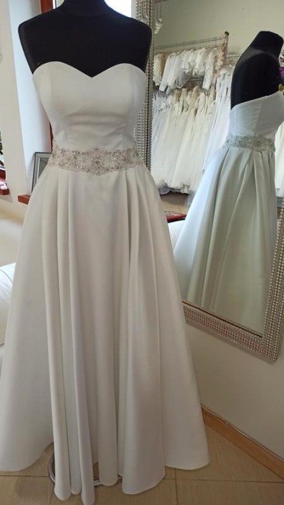 Suknia ślubna biała z satyny